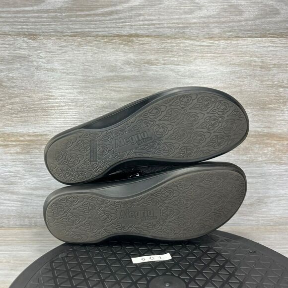 Alegria Duette by PG Lite Black Patent, Slip Resistant Slip on Clogs Size 7 - Picture 8 of 9